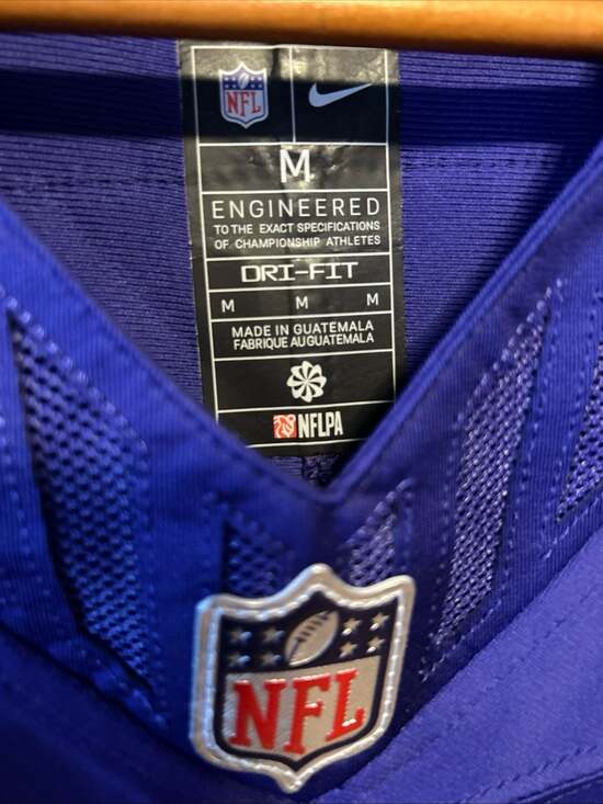 Nike - Picture 3 of 12